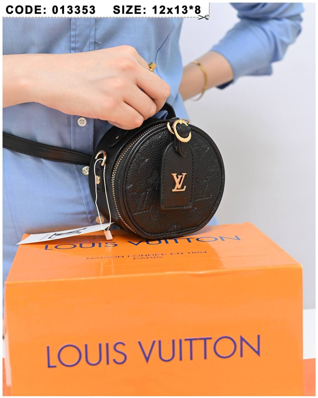 013353 — Round Mini Crossbody Bag — Black