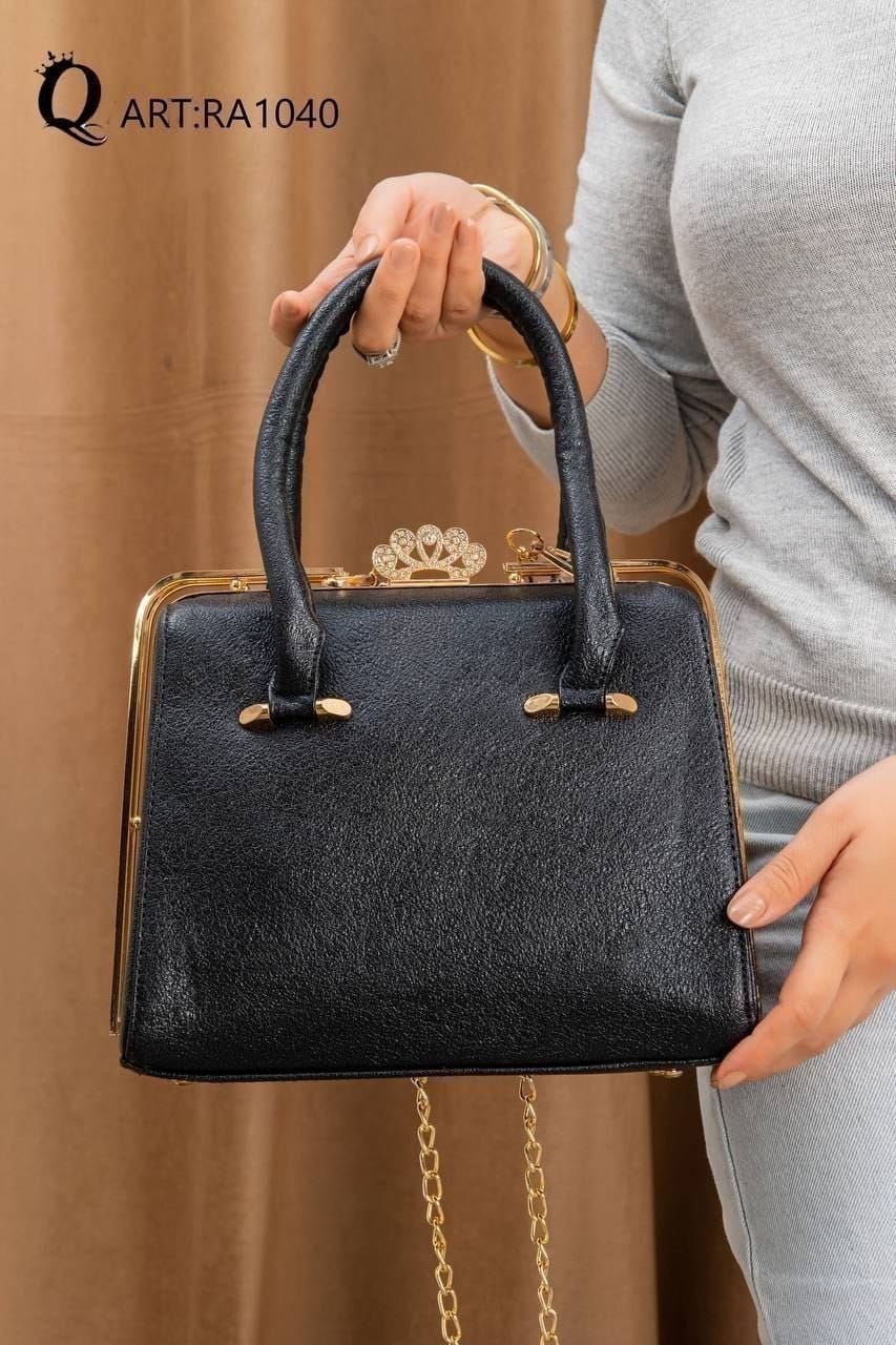 RA1040 — Frame Clasp Evening Bag — detail