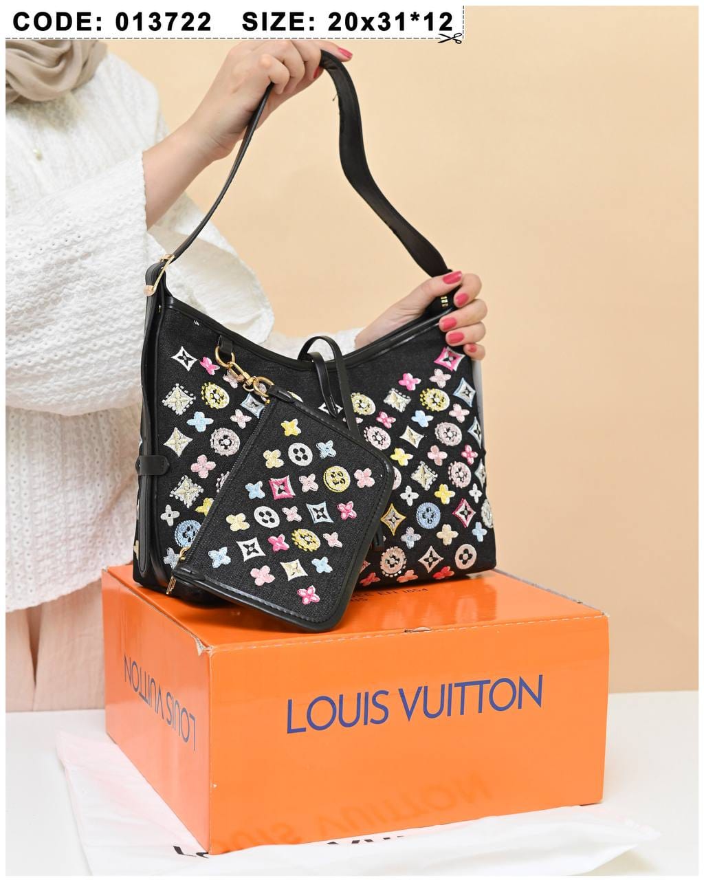 013722 — Colorful Shoulder Bag with Pouch — Black
