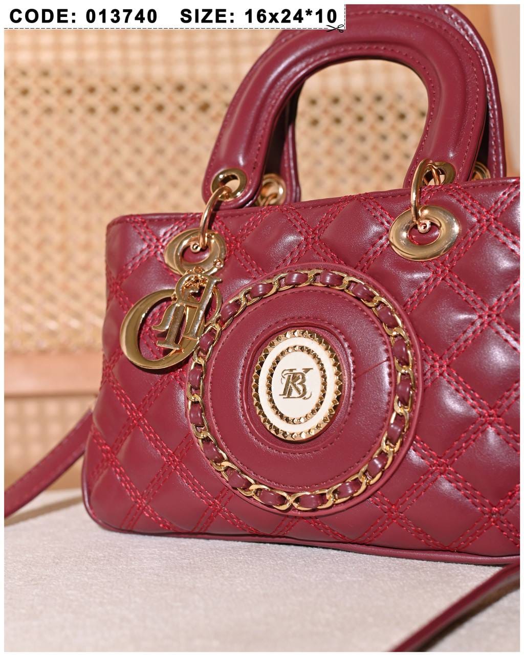 013740 — Quilted Medallion Top Handle Bag — detail