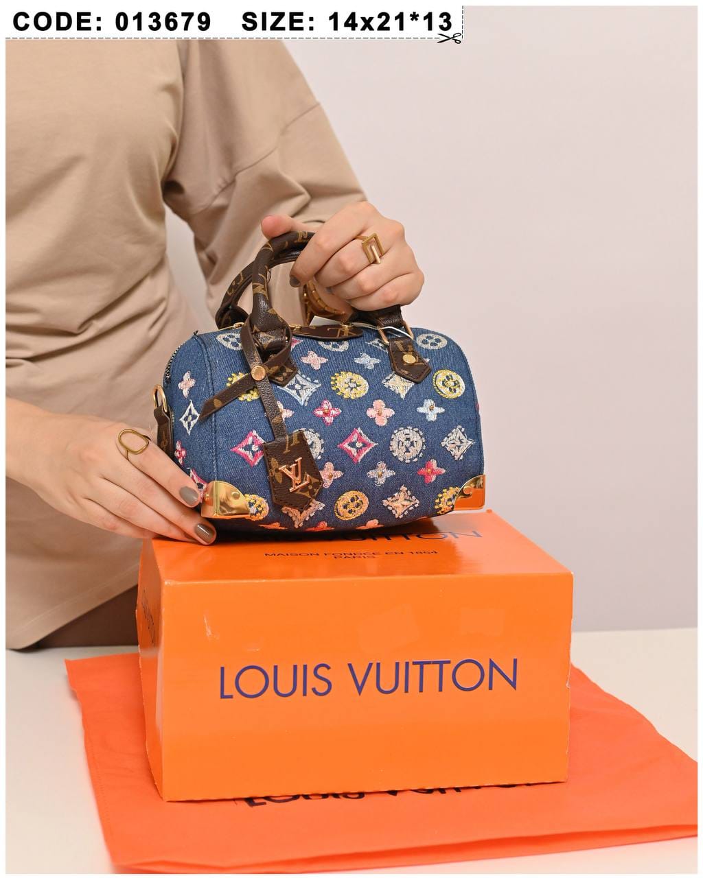 013679 — Colorful Dome Handbag — Blue / Brown