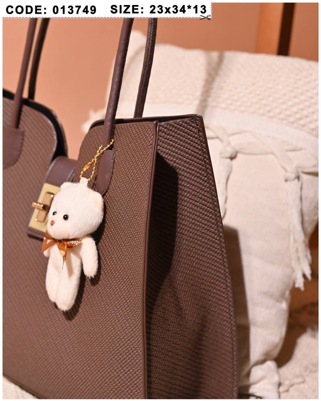 013749 — Bear Charm Long Handle Tote — detail