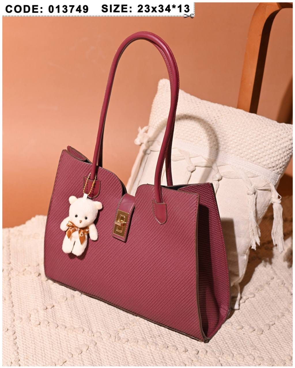 013749 — Bear Charm Long Handle Tote — Burgundy