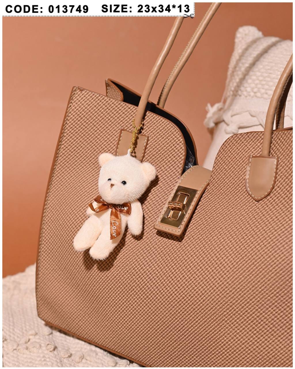 013749 — Bear Charm Long Handle Tote — detail