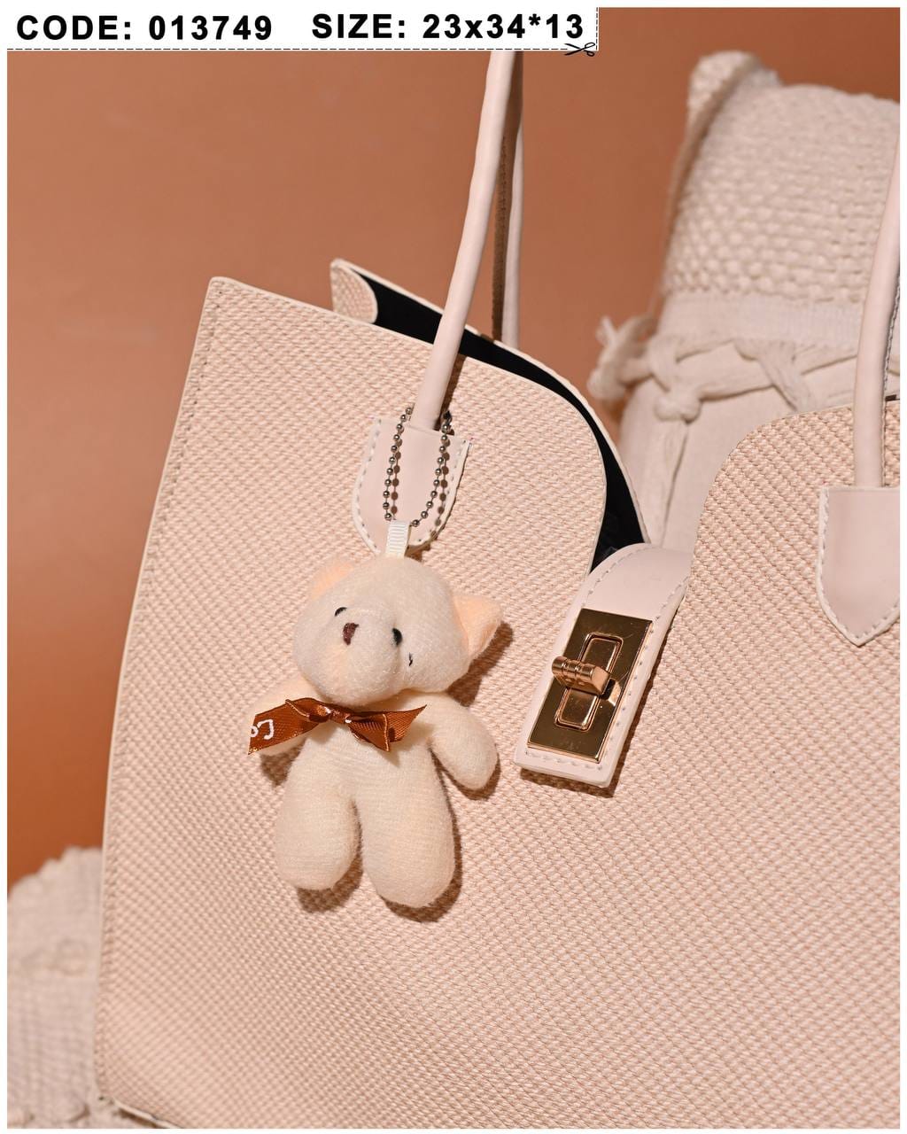 013749 — Bear Charm Long Handle Tote — detail