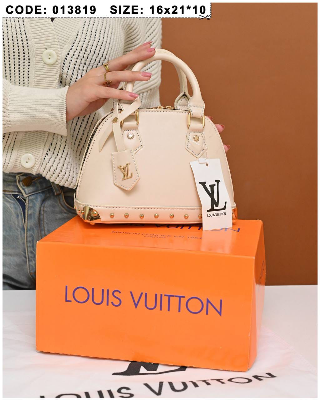 013819 — Stud Trim Dome Handbag — Cream
