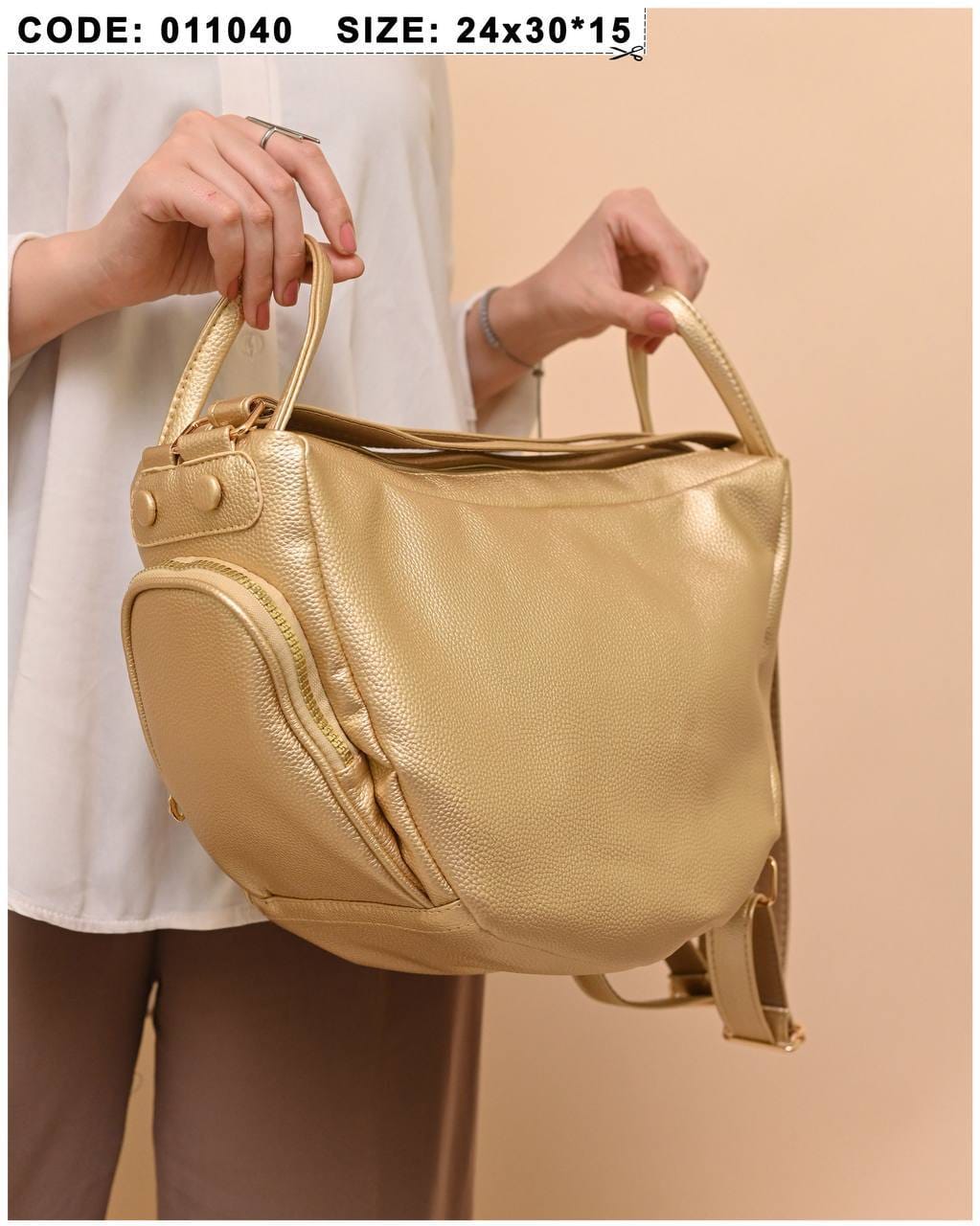 011040 — Gold side-pocket shoulder handbag front, 24 × 30 × 15 (Gold)