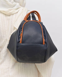 011040 — Navy side-pocket shoulder handbag front, 24 × 30 × 15 (Navy)