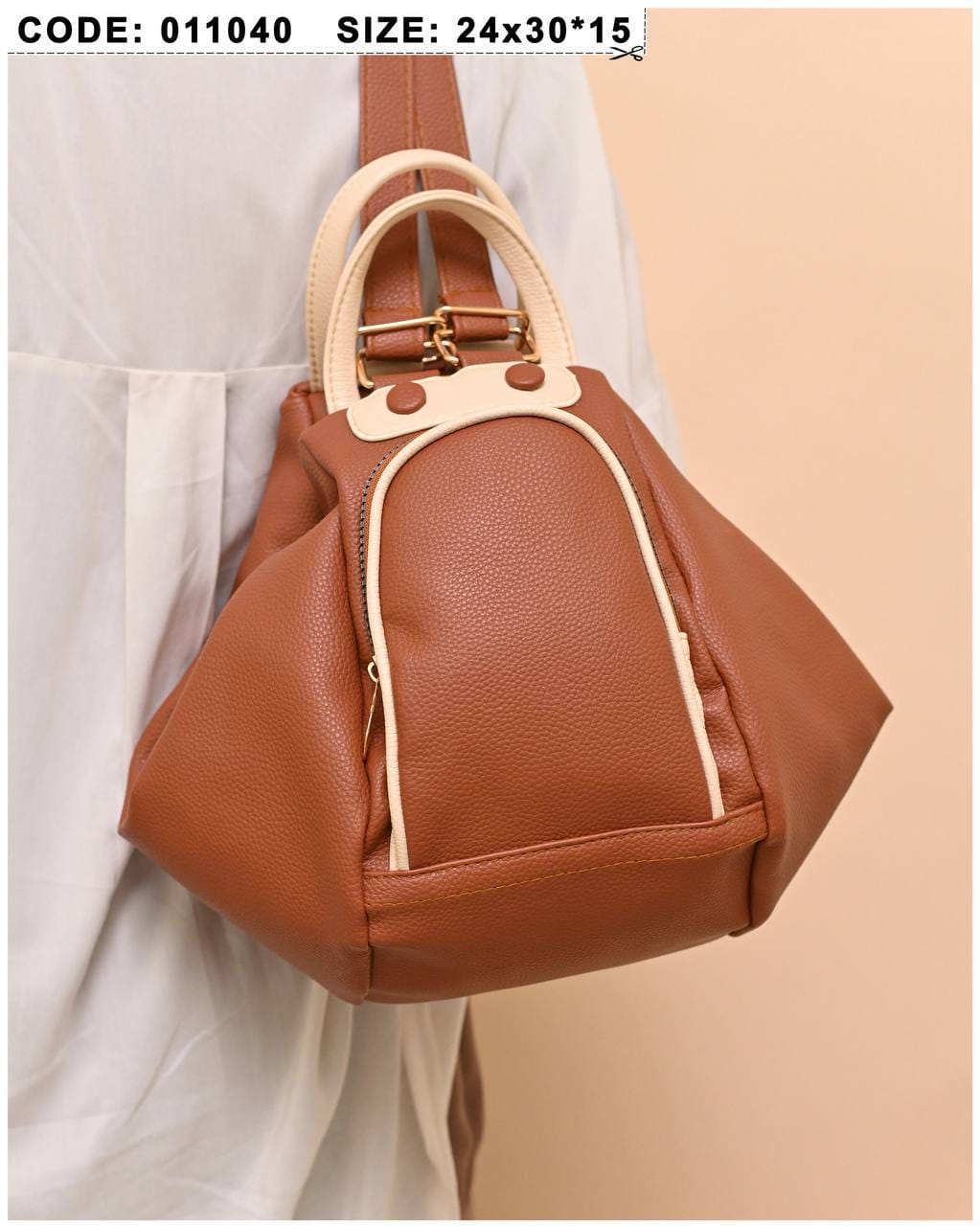 011040 — Tan side-pocket shoulder handbag front, 24 × 30 × 15 (Tan)