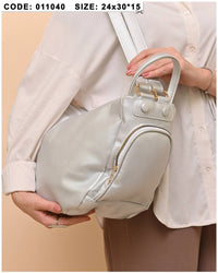 011040 — Silver side-pocket shoulder handbag front, 24 × 30 × 15 (Silver)