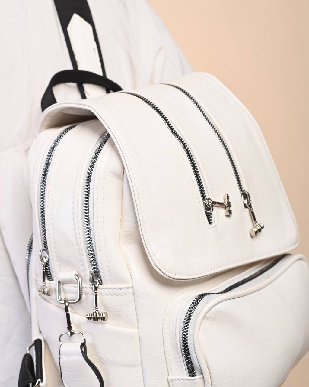 011553 — White zip-detail backpack detail, 30 × 28 × 14 (White)