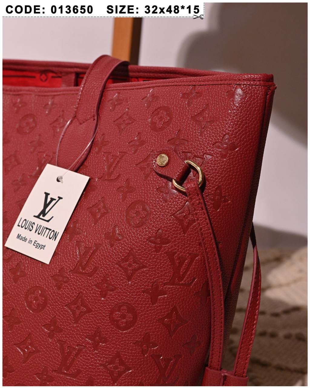 013650 — Red embossed tote with matching pouch detail, 32 × 48 × 15 (Red)