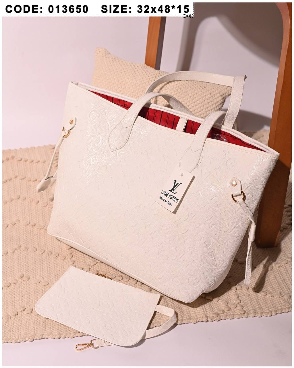 013650 — White embossed tote with matching pouch front, 32 × 48 × 15 (White)