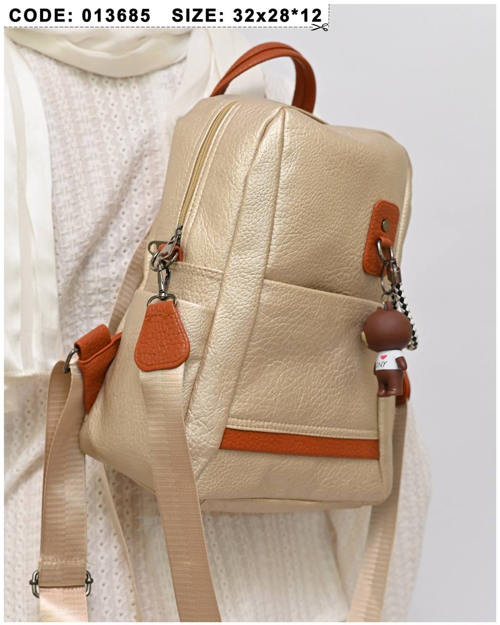 013685 — Gold bear-charm backpack side, 32 × 28 × 12 (Gold)