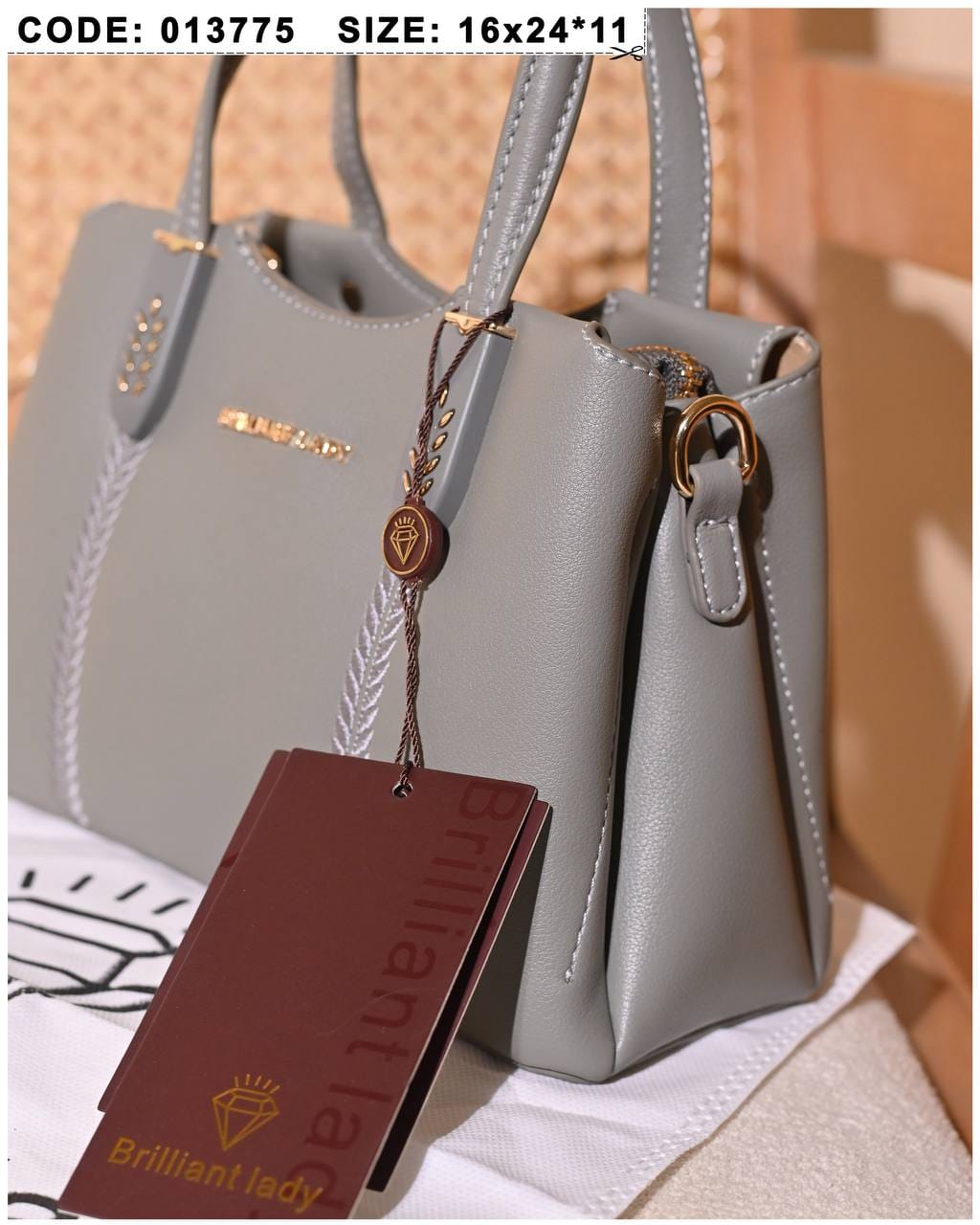 013775 — Grey structured leaf-detail handbag detail, 16 × 24 × 11 (Grey)