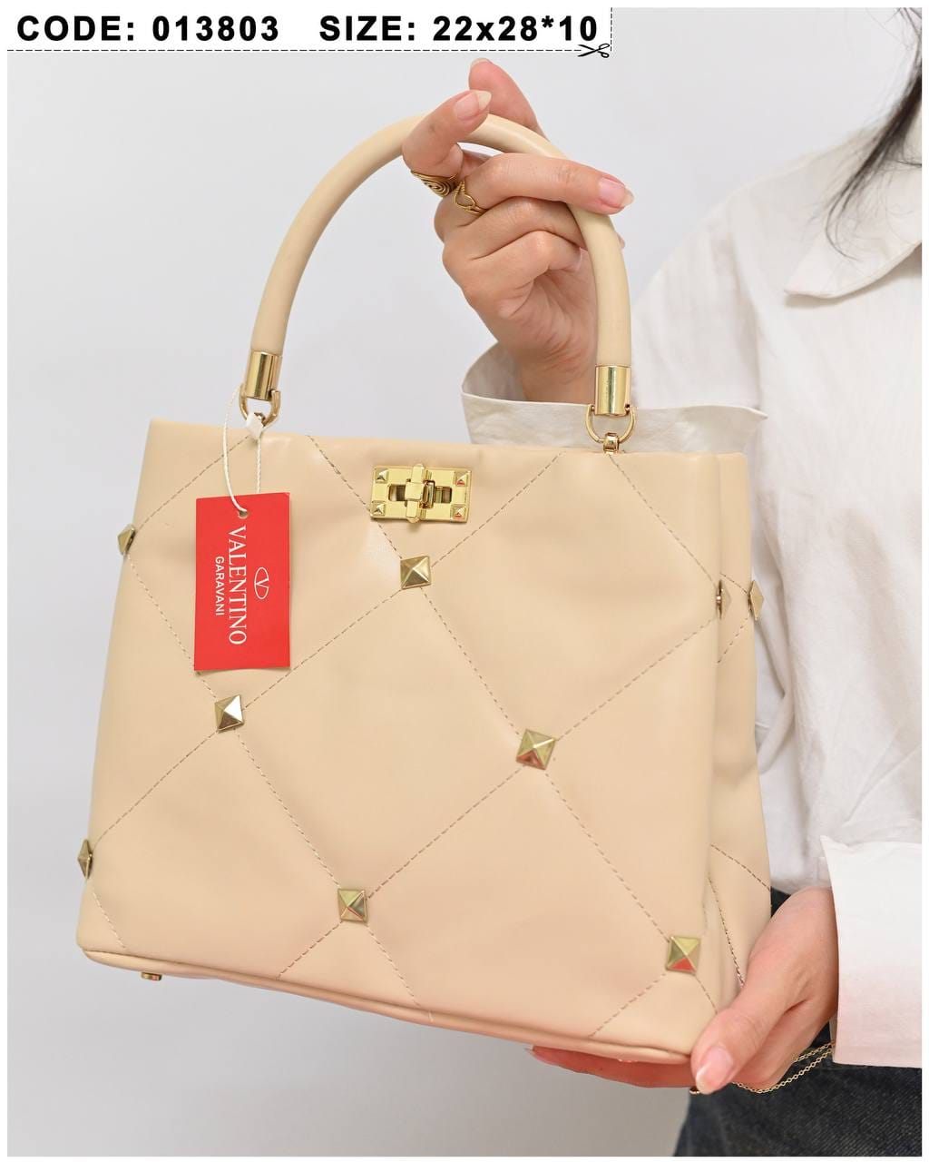 013803 — Beige diamond-quilted stud handbag alternate front, 22 × 28 × 10 (Beige)