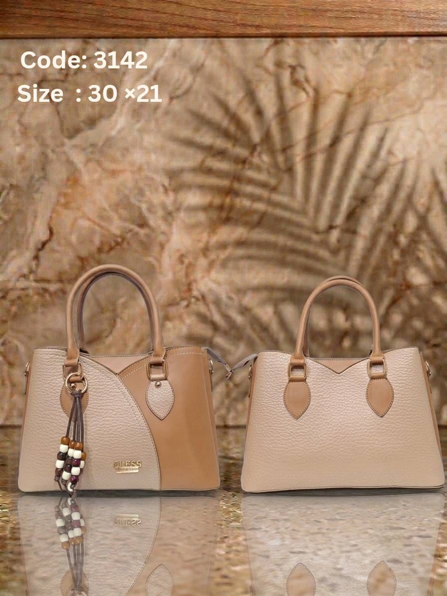 3142 — Beige curved panel handbag front and back, 30 × 21 (Beige)