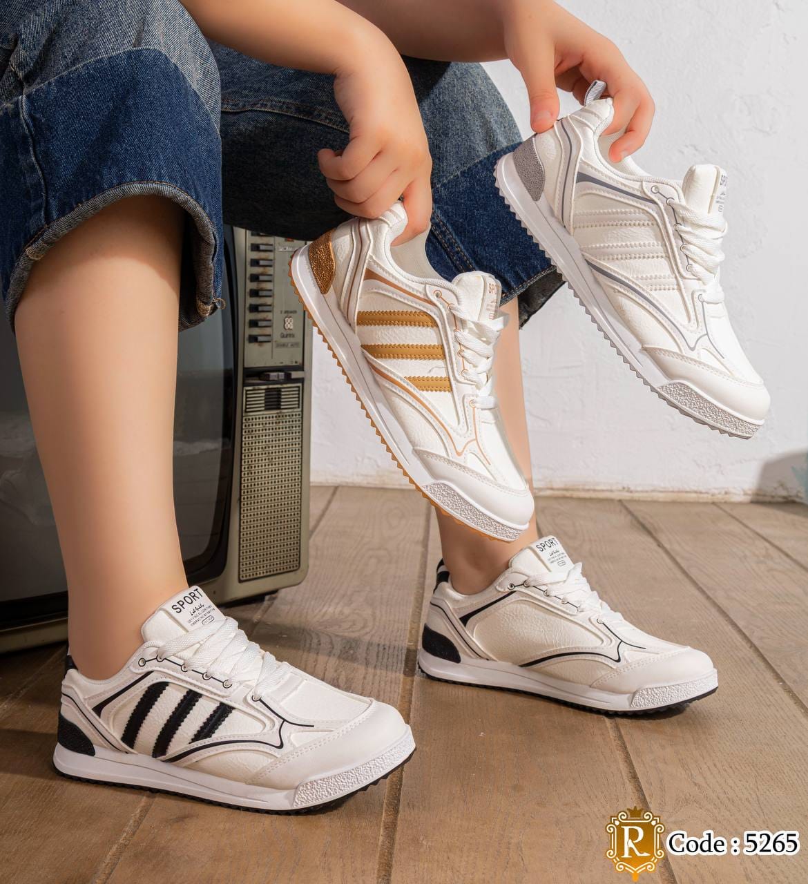 5265 — Contrast stripe lace-up sneakers, available color overview