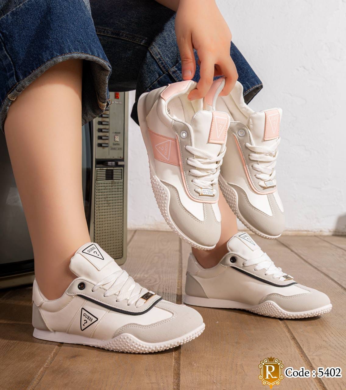 5402 — Contrast trim sneakers, available color overview