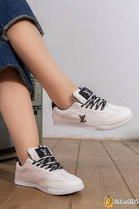5754 — White / Black panelled lace-up sneakers side view, 37, 38, 39, 40, 41 (White / Black)