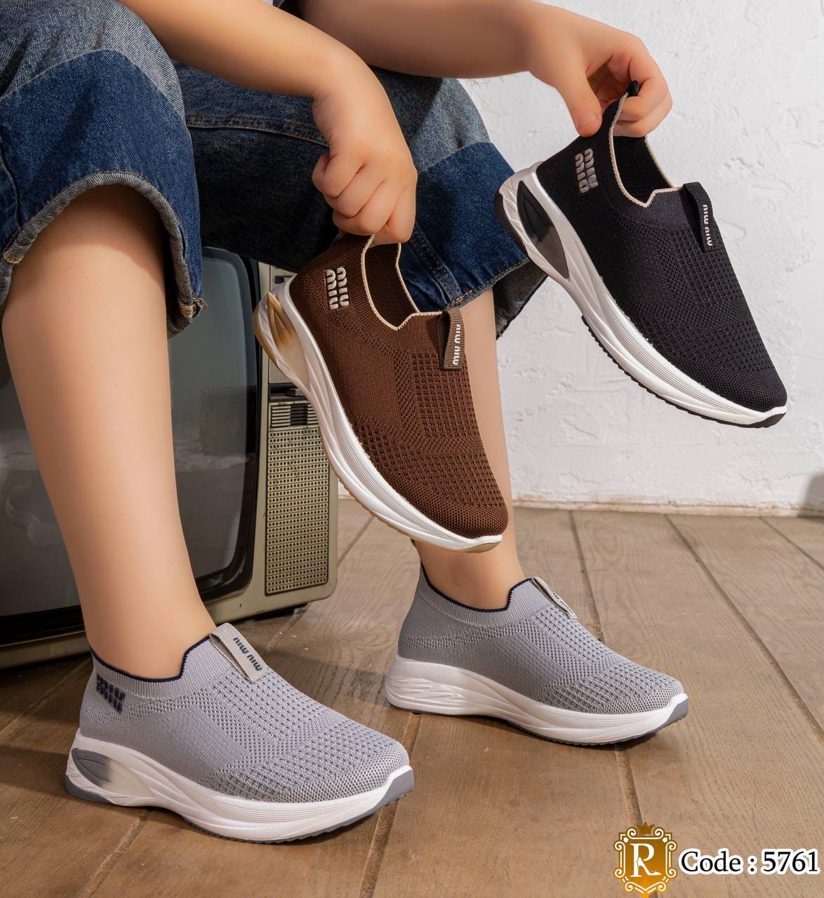 5761 — Mesh slip-on sneakers, available color overview
