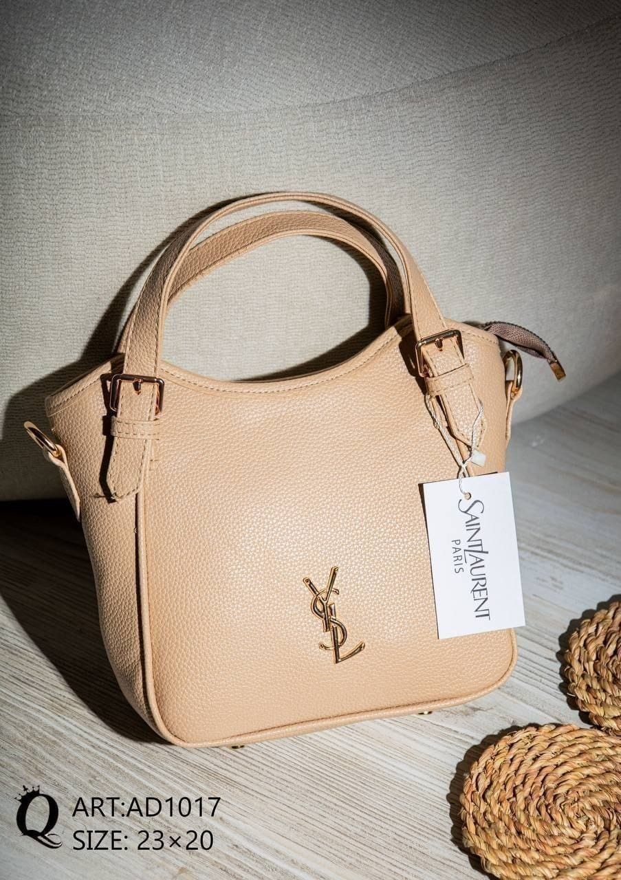 AD1017 — Beige buckle-handle handbag front, 23 × 20 (Beige)