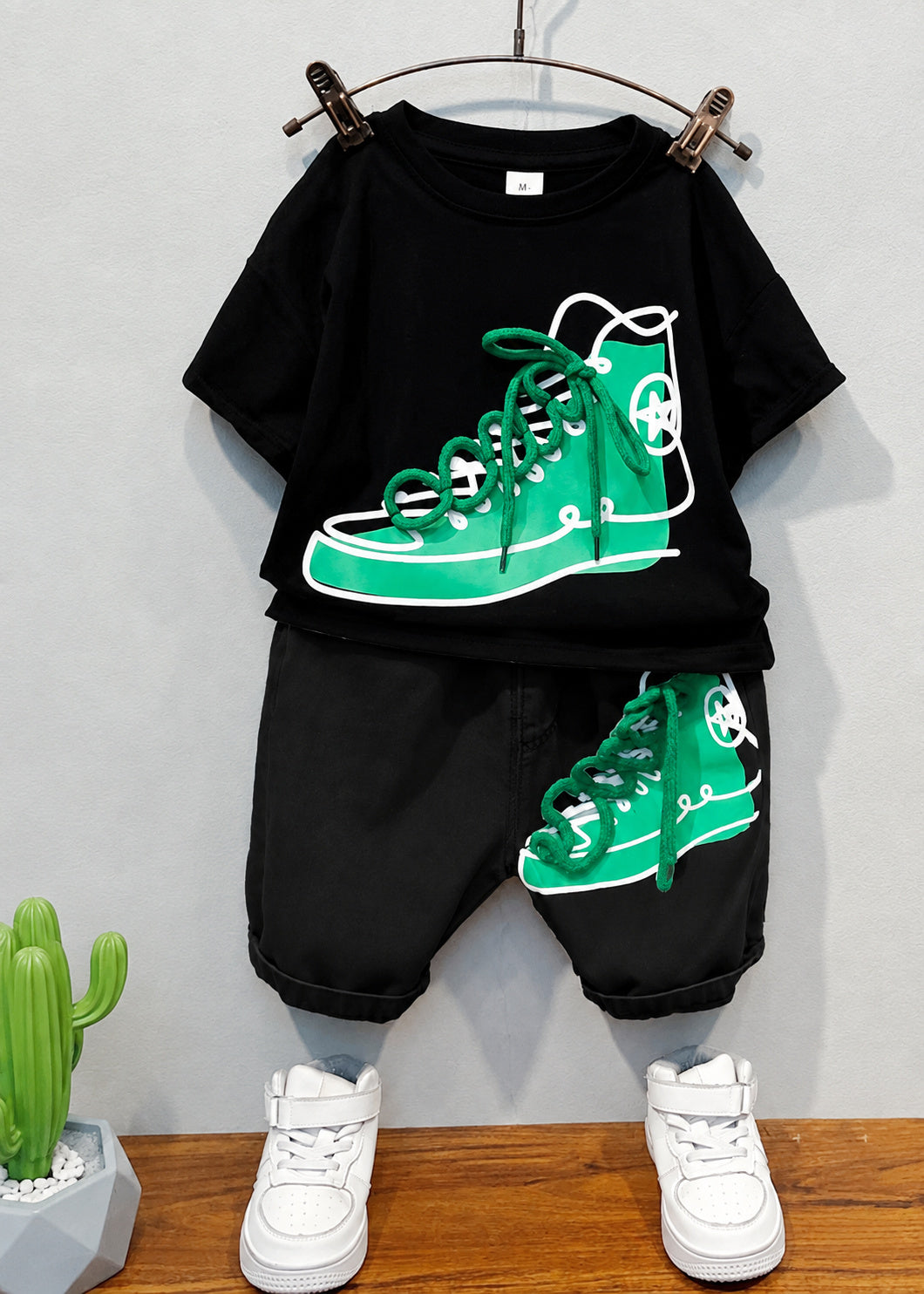 Green Step Graphic Shorts Set — Black