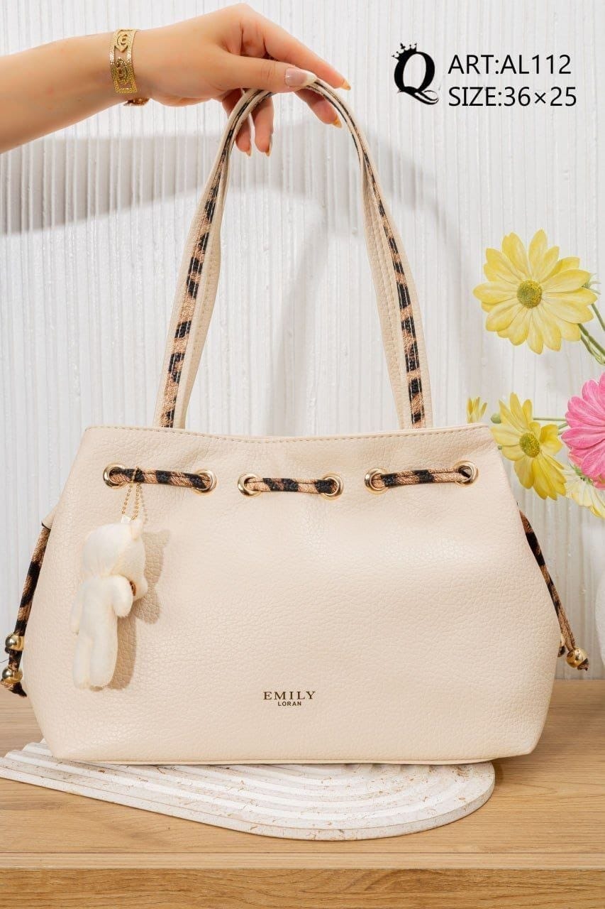 AL112 — Ivory drawstring shoulder bag front, 36 × 25 (Ivory)