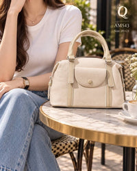 AM543 — Beige front-pocket handbag front, 28 × 21 (Beige)