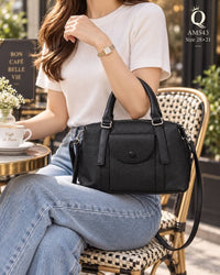 AM543 — Black front-pocket handbag front, 28 × 21 (Black)