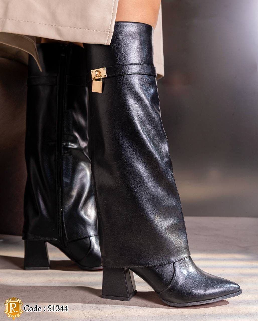 S1344 black pointed-toe heeled boots with wide cuff and padlock detail