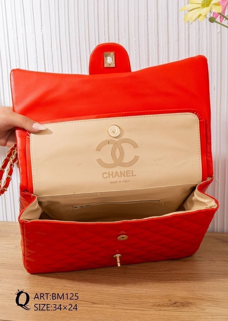 BM125 — Red quilted chain shoulder bag interior, 34 × 24 (Red)