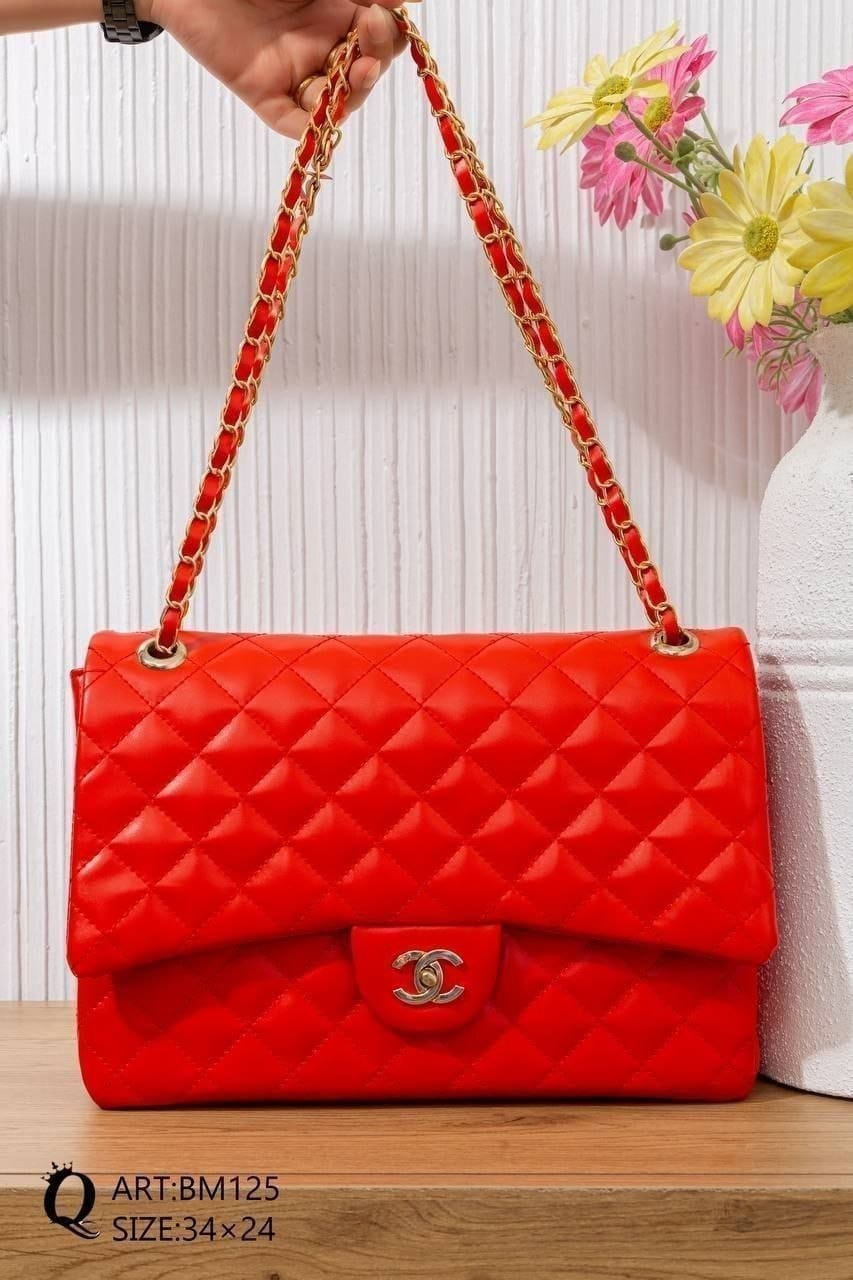 BM125 — Red quilted chain shoulder bag front, 34 × 24 (Red)