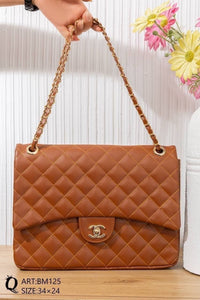 BM125 — Tan quilted chain shoulder bag front, 34 × 24 (Tan)