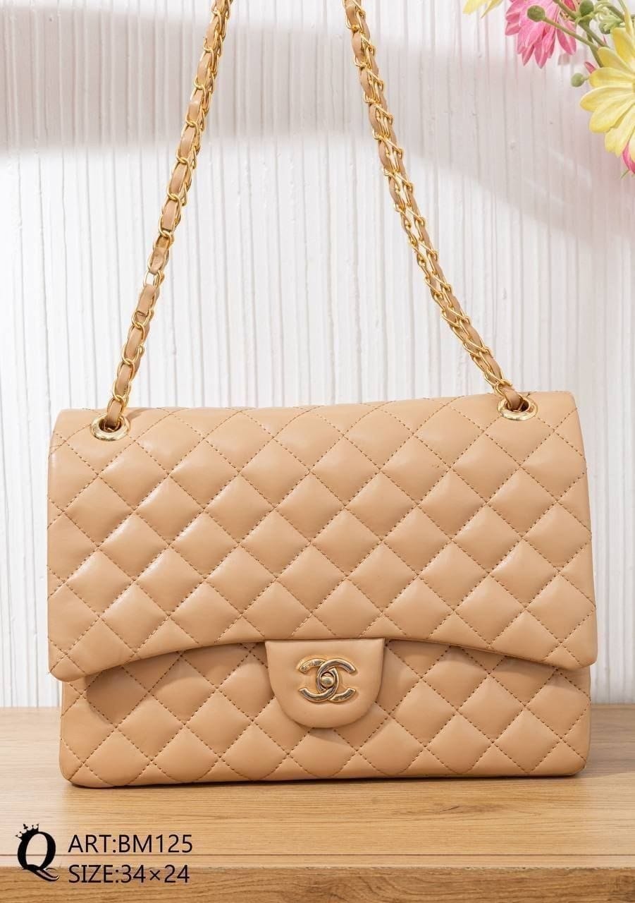 BM125 — Beige quilted chain shoulder bag front, 34 × 24 (Beige)