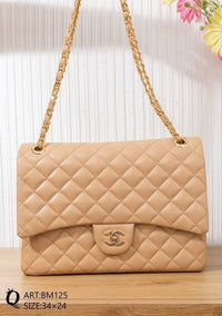 BM125 — Beige quilted chain shoulder bag front, 34 × 24 (Beige)