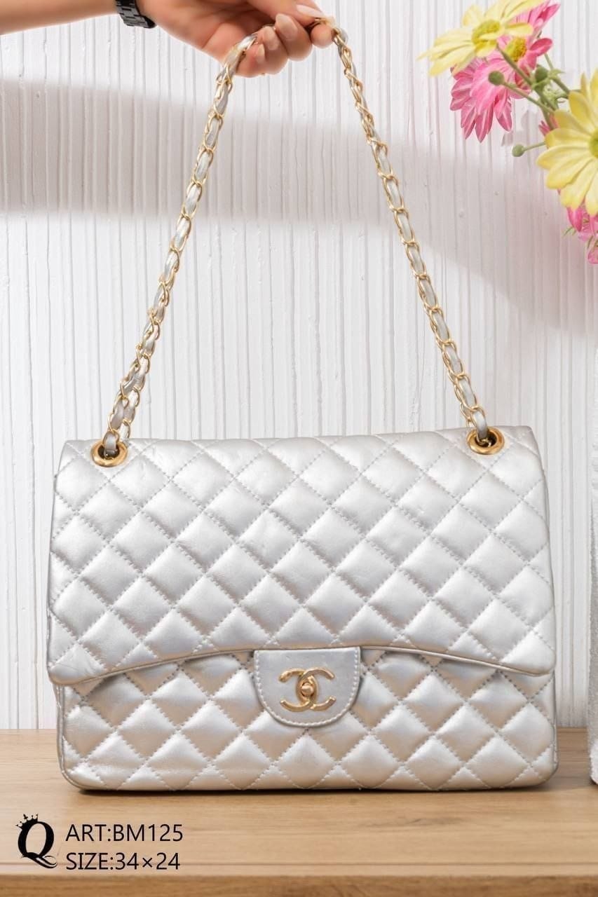 BM125 — Silver quilted chain shoulder bag front, 34 × 24 (Silver)