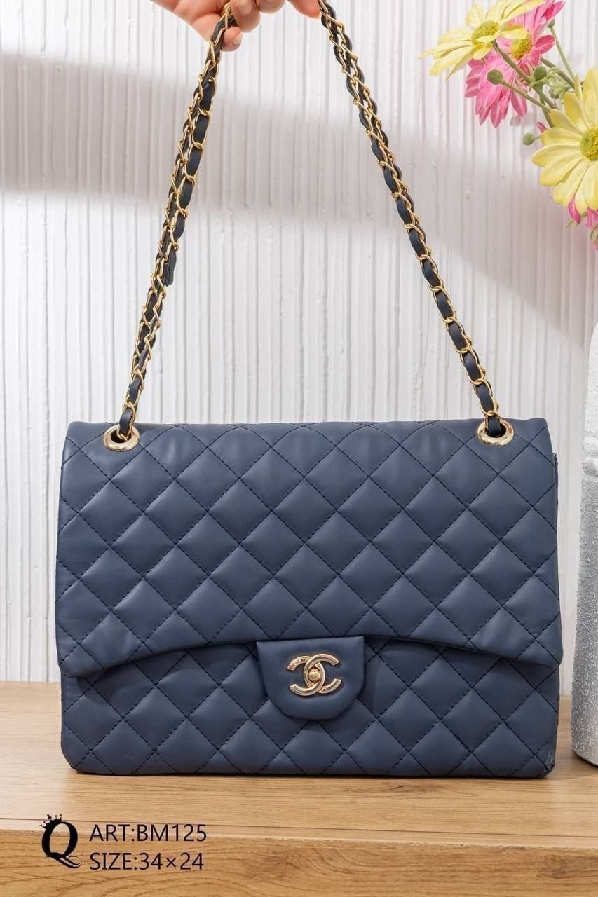 BM125 — Navy quilted chain shoulder bag alternate front, 34 × 24 (Navy)