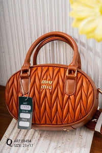 EB494 — Brown quilted handbag front, 23 × 17 (Brown)