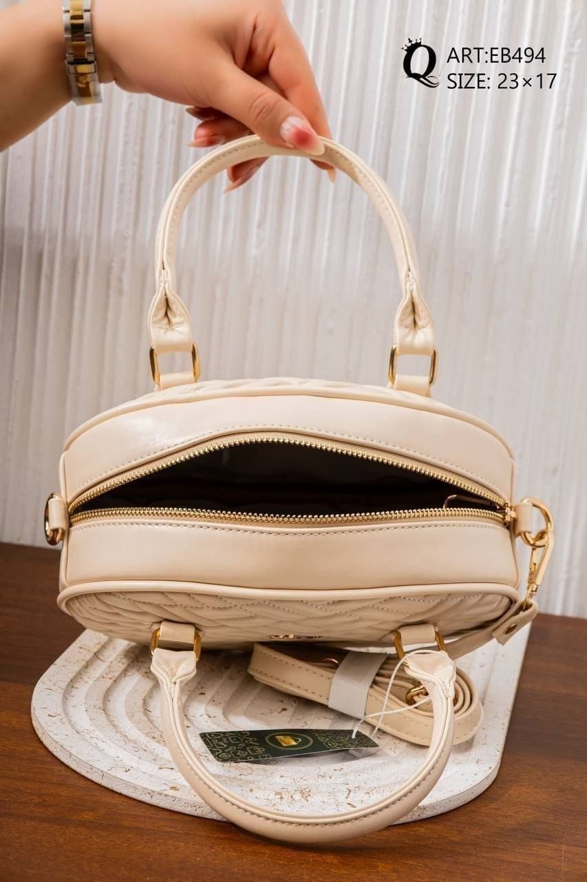 EB494 — Ivory quilted handbag interior, 23 × 17 (Ivory)