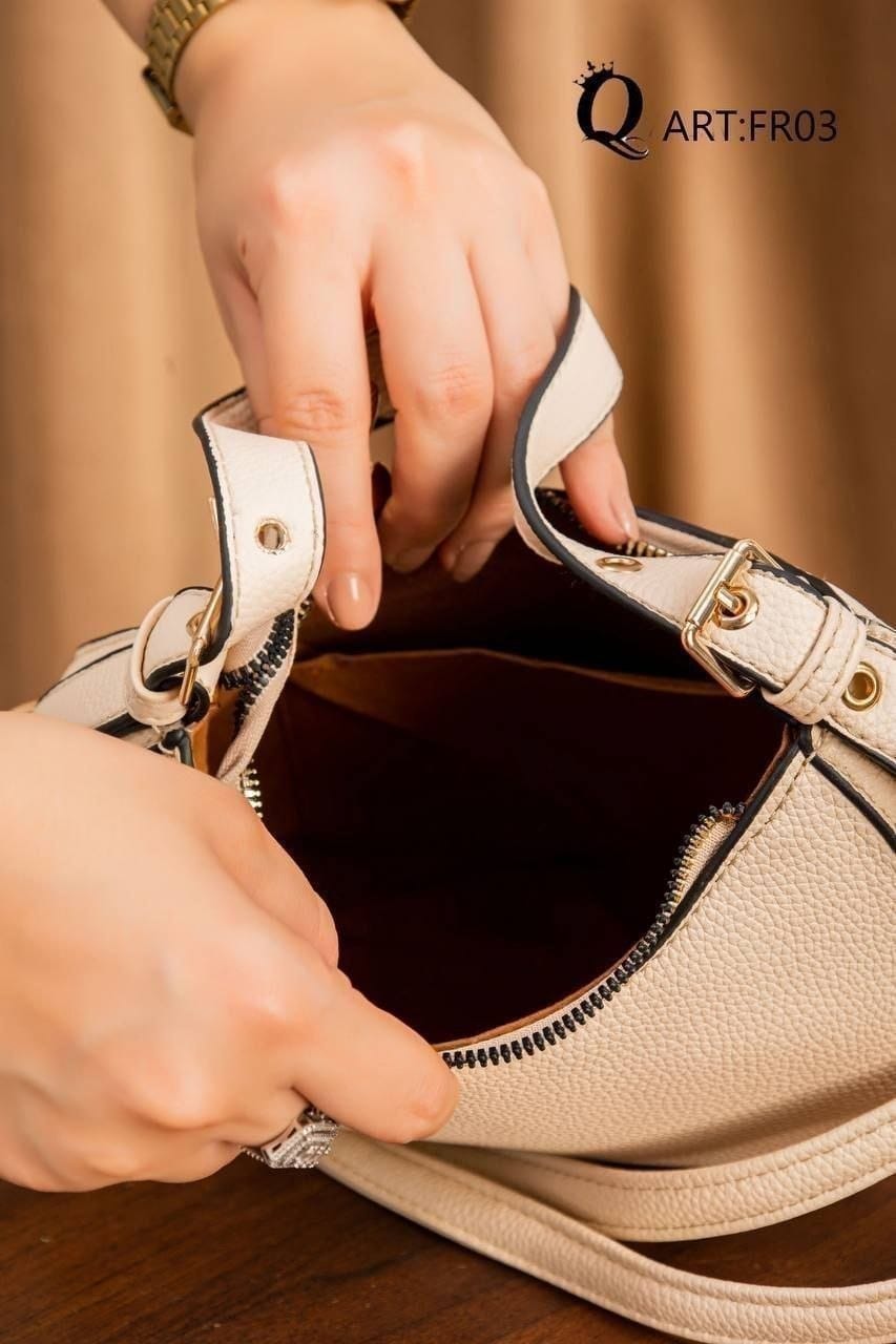FR03 — Cream crescent shoulder bag interior (Cream)