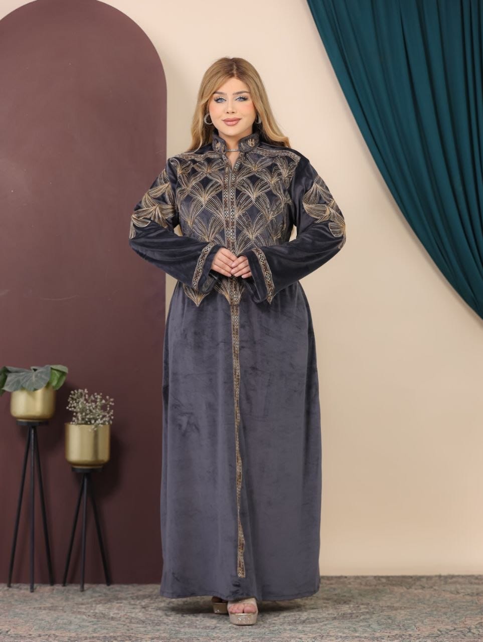 GLB_1 — Charcoal long dress with gold-tone embroidery front view, 1: 60–85 kg; 2: 85–120 kg (Charcoal)