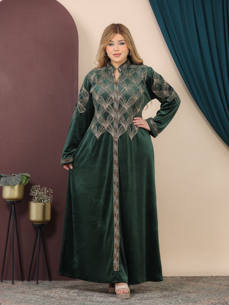 GLB_1 — Green long dress with gold-tone embroidery front view, 1: 60–85 kg; 2: 85–120 kg (Green)