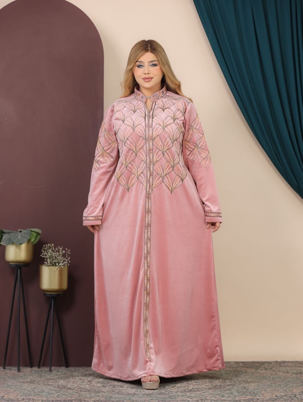 GLB_1 — Pink long dress with gold-tone embroidery front view, 1: 60–85 kg; 2: 85–120 kg (Pink)
