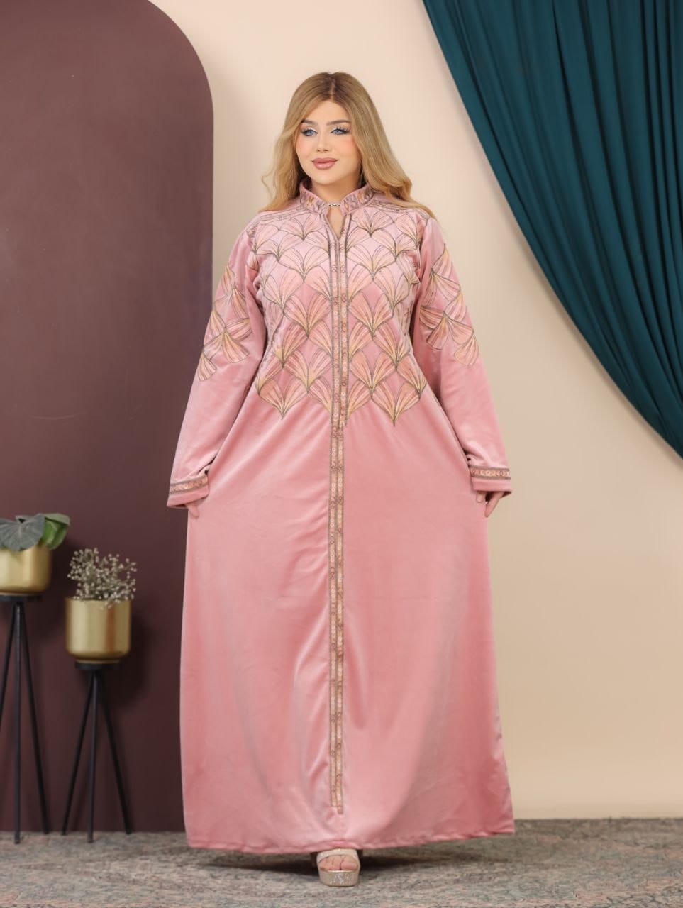 GLB_1 — Pink long dress with gold-tone embroidery full-length view, 1: 60–85 kg; 2: 85–120 kg (Pink)