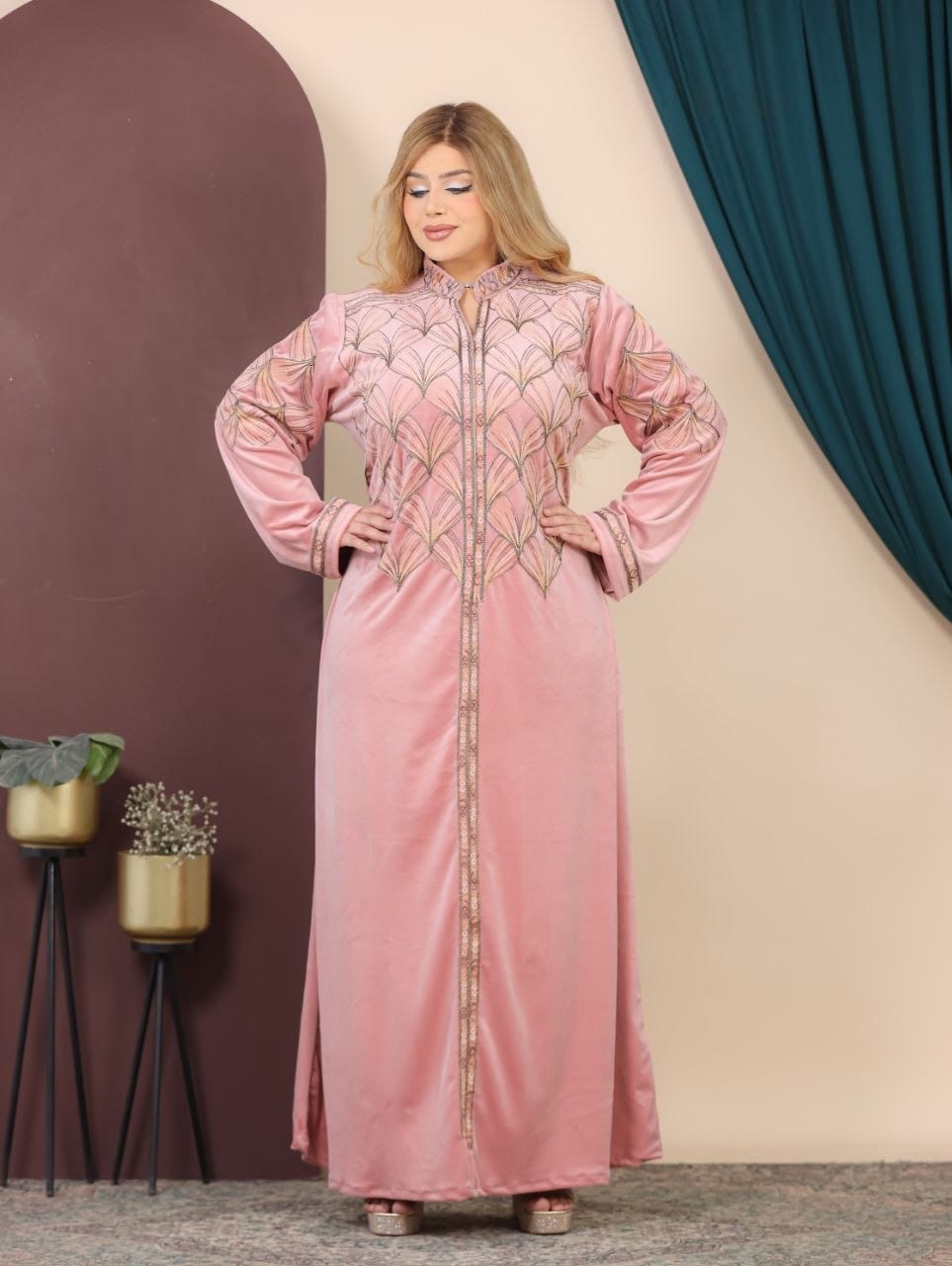 GLB_1 — Pink long dress with gold-tone embroidery angled view, 1: 60–85 kg; 2: 85–120 kg (Pink)