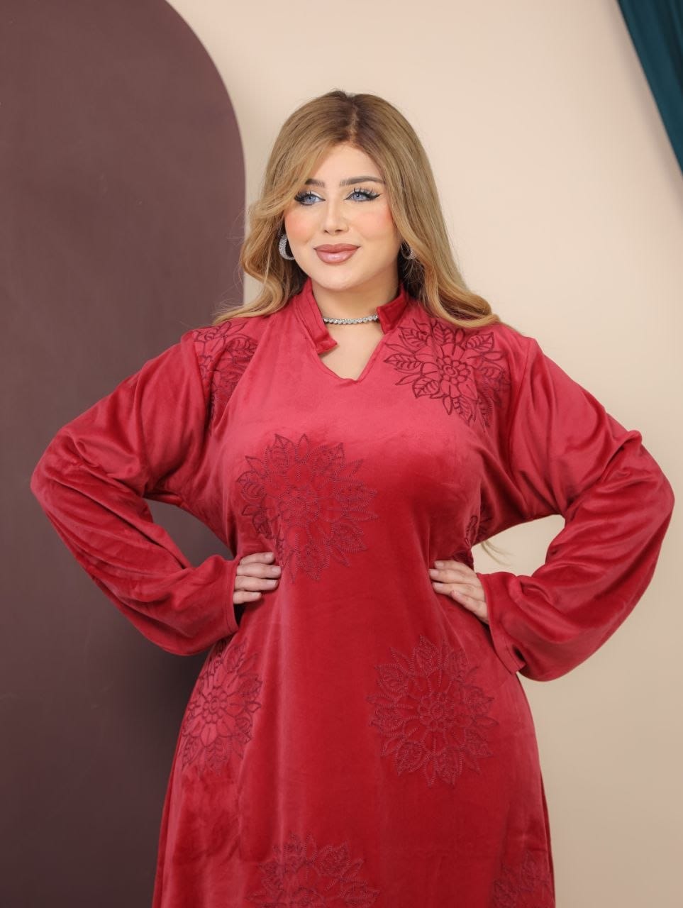 GLB_11 — Red floral motif long-sleeve maxi abaya detail view, 1: 60–85 kg; 2: 85–120 kg (Red)