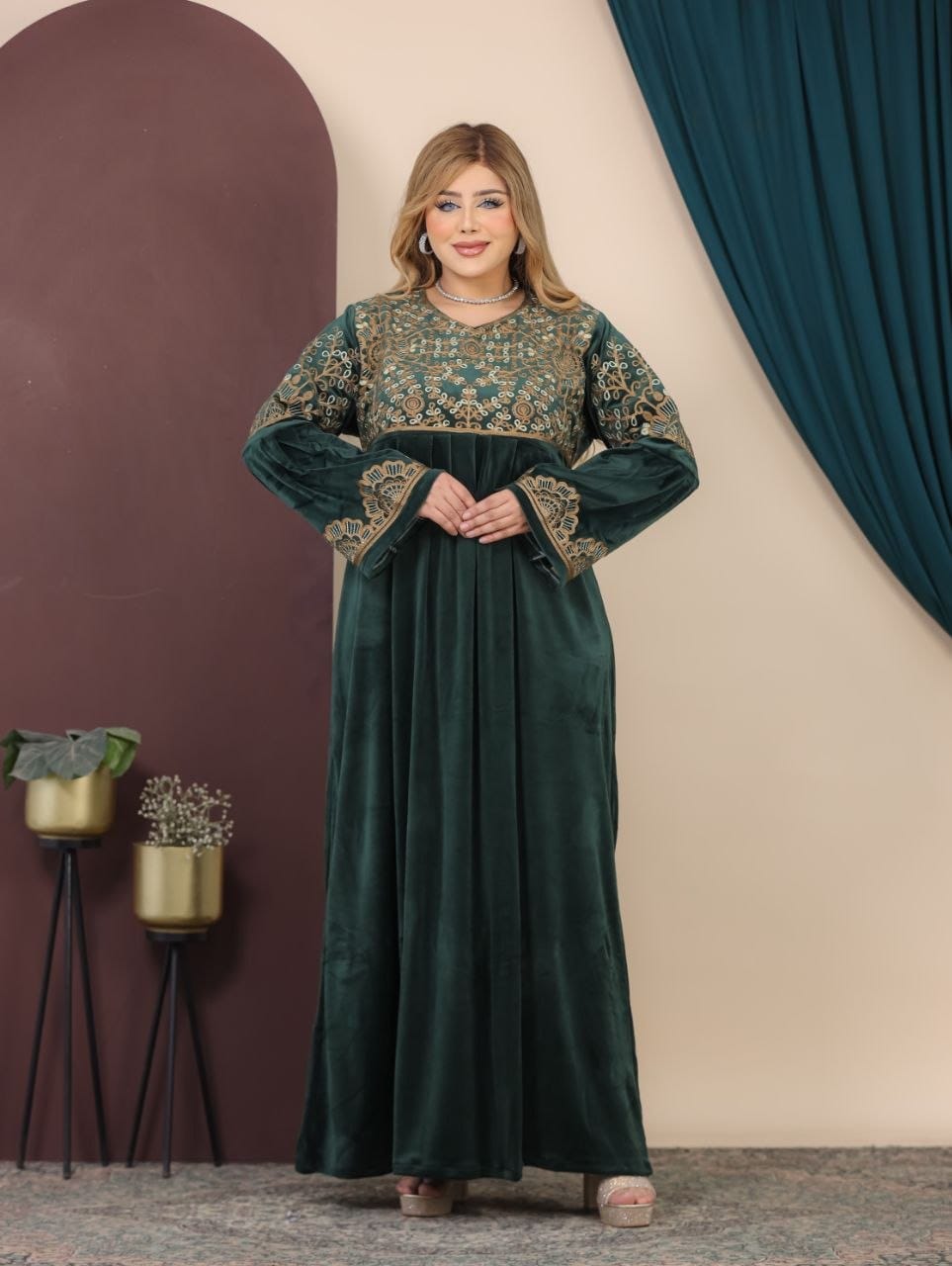 GLB_12 — Dark Green gold-patterned long-sleeve maxi abaya front view, 1: 60–85 kg; 2: 85–120 kg (Dark Green)