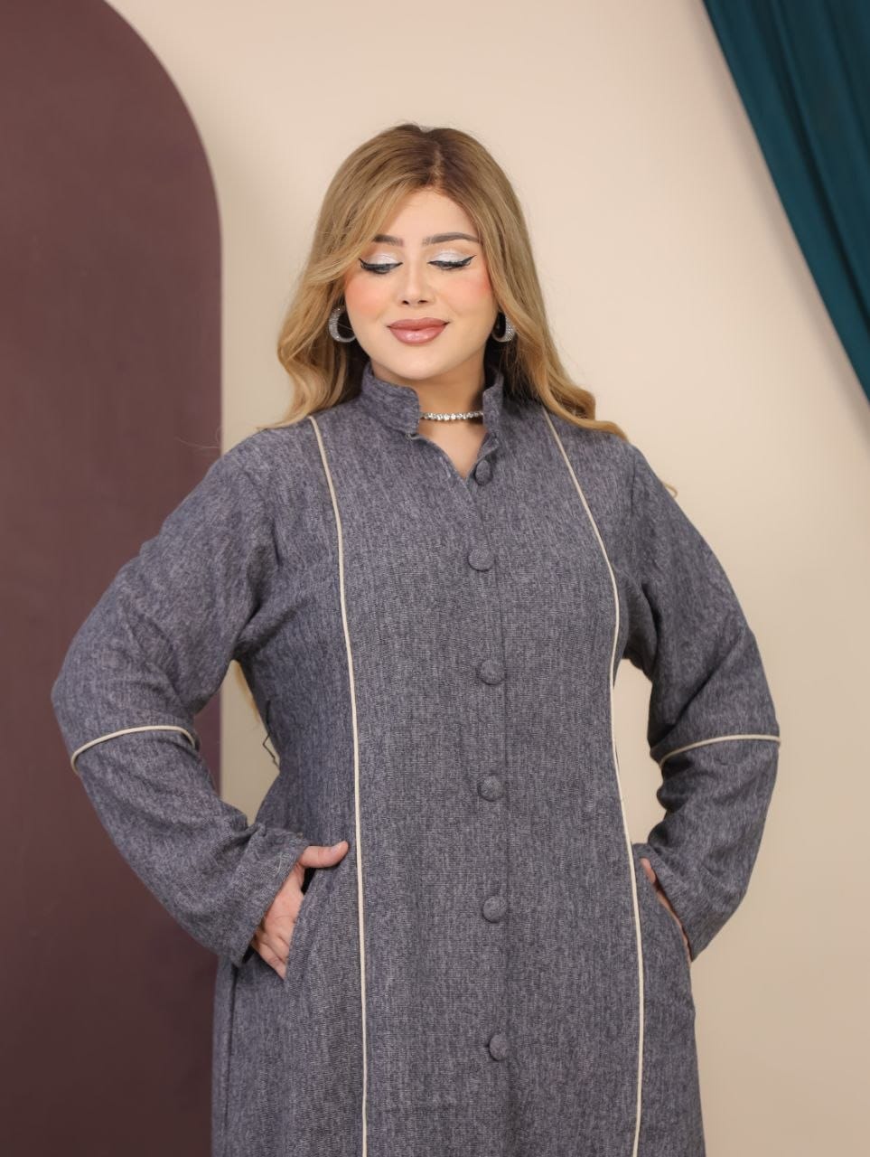 GLB_13 — Gray button-front maxi abaya with contrast piping detail view, 1: 60–85 kg; 2: 85–120 kg (Gray)