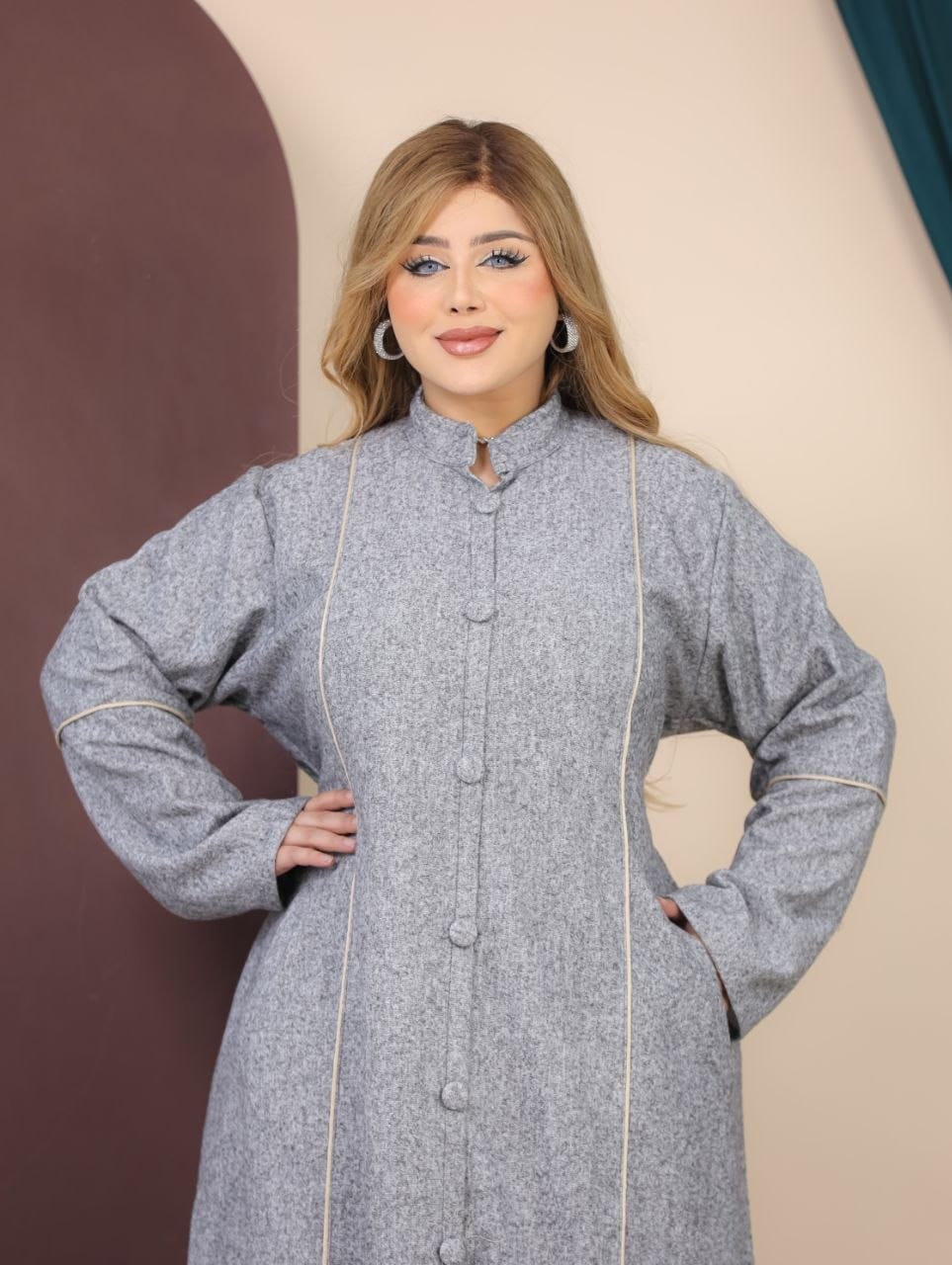GLB_13 — Light Gray button-front maxi abaya with contrast piping detail view, 1: 60–85 kg; 2: 85–120 kg (Light Gray)